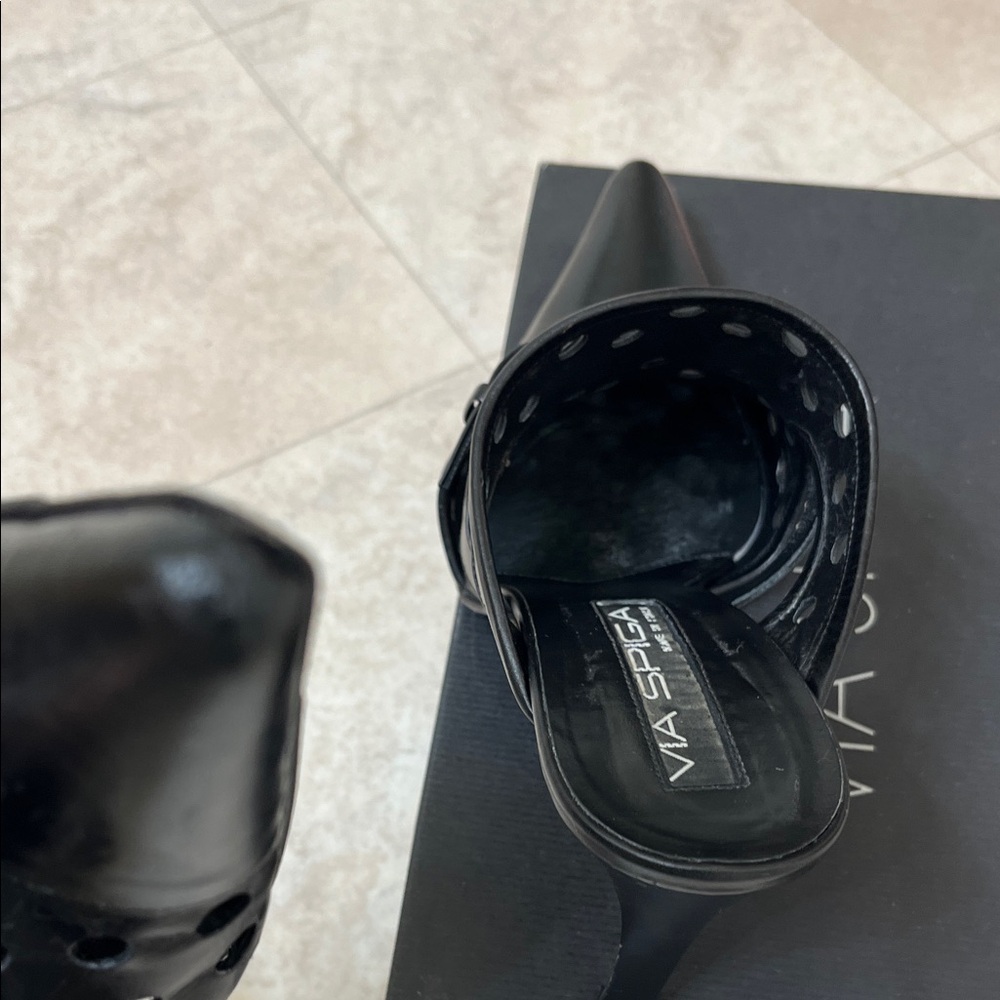 Via Spiga Black Perforated Mules 7.5 - Picture 5 of 9